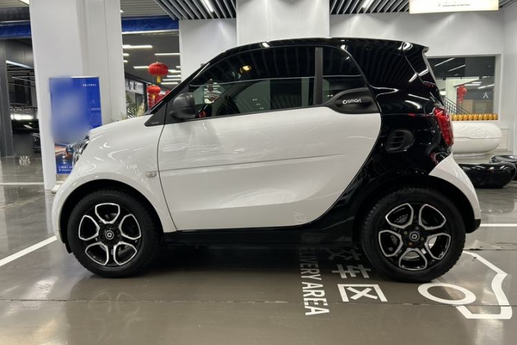 Used smart fortwo 2019 0.9T 66kW Hardtop Wind Power Edition China VI Exterior 2