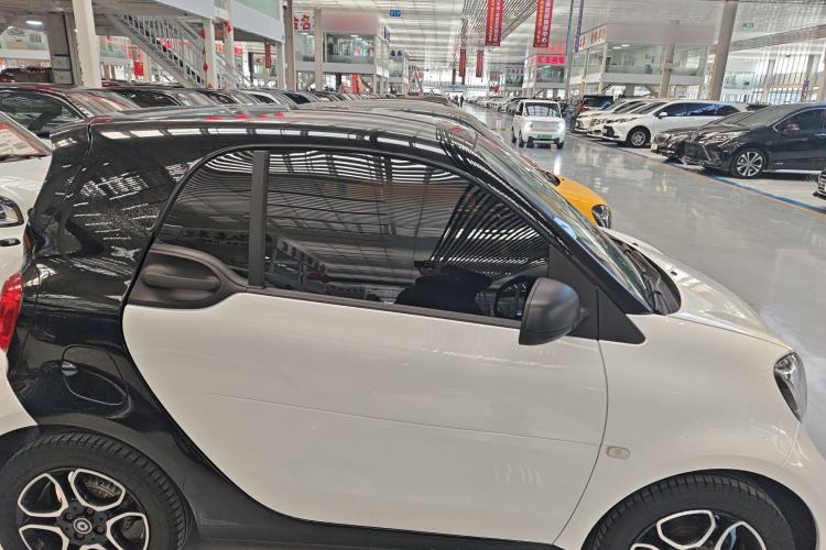 Used smart fortwo 2019 0.9T 66kW Hardtop Wind Power Edition China VI Exterior 2