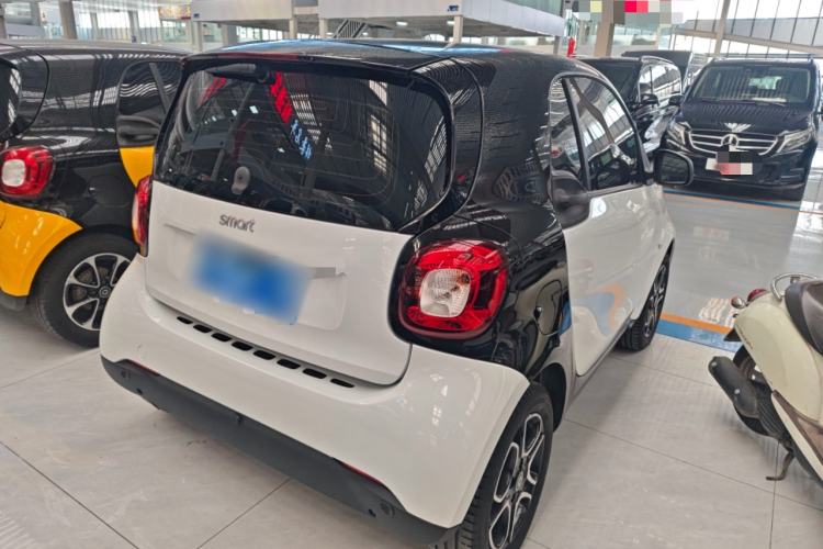 Used smart fortwo 2019 0.9T 66kW Hardtop Wind Power Edition China VI Exterior 3
