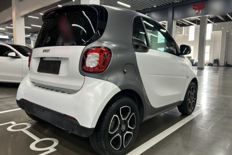 Used smart fortwo 2019 0.9T 66kW Hardtop Wind Power Edition China VI Exterior 3