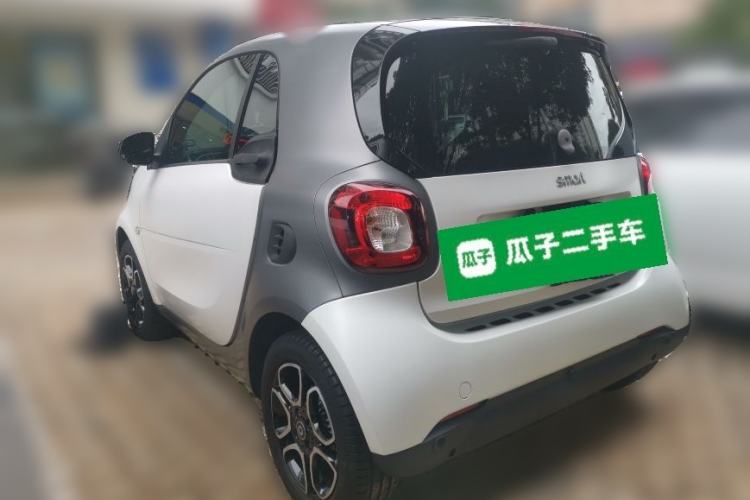 Used smart fortwo 2019 0.9T 66kW Hardtop Wind Power Edition China VI Exterior 3