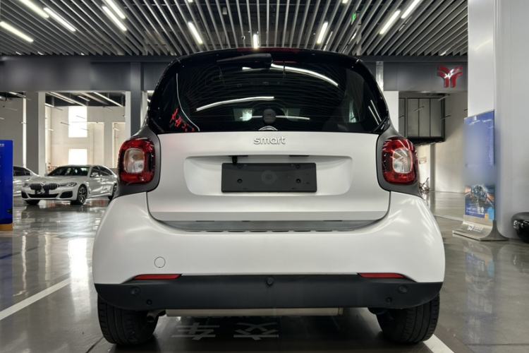 Used smart fortwo 2019 0.9T 66kW Hardtop Wind Power Edition China VI Exterior 4