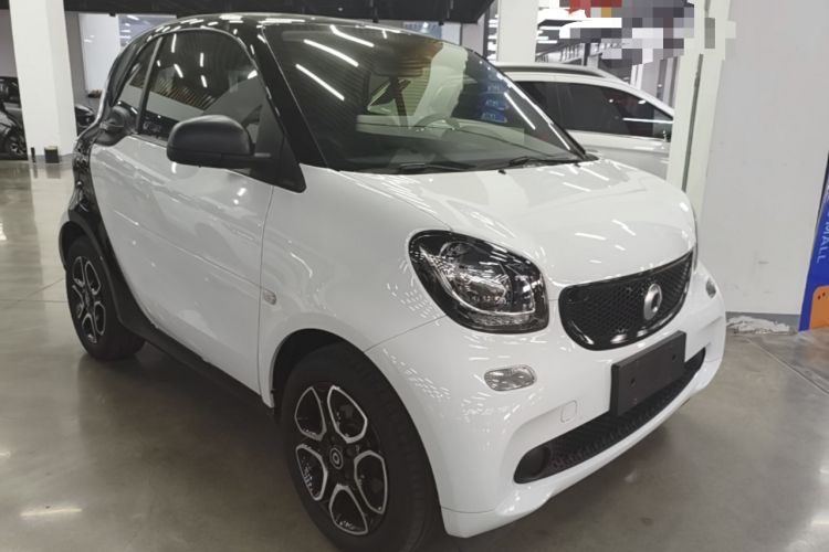 Used smart fortwo 2019 0.9T 66kW Hardtop Wind Power Edition China VI Front Right 45 Deg