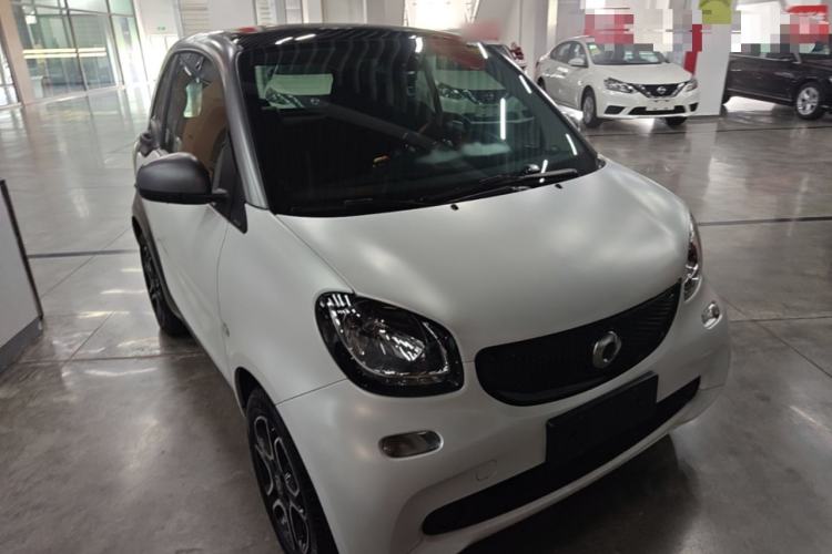Used smart fortwo 2019 0.9T 66kW Hardtop Wind Power Edition China VI Front Right 45 Deg