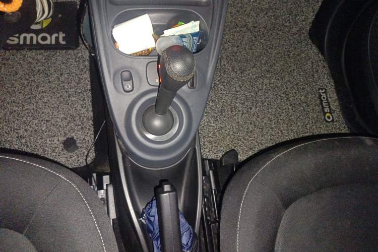Used smart fortwo 2019 0.9T 66kW Hardtop Wind Power Edition China VI Gear Lever