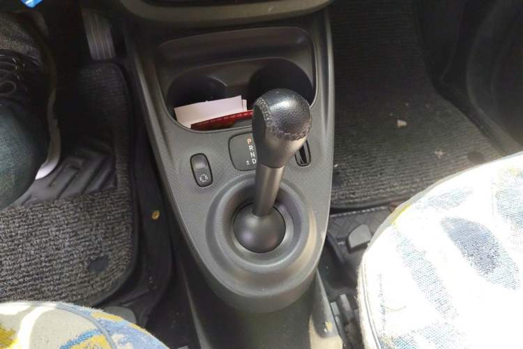 Used smart fortwo 2019 0.9T 66kW Hardtop Wind Power Edition China VI Gear Lever