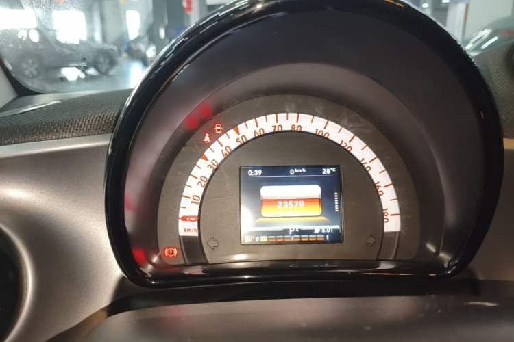 Used smart fortwo 2019 0.9T 66kW Hardtop Wind Power Edition China VI Instrument Cluster
