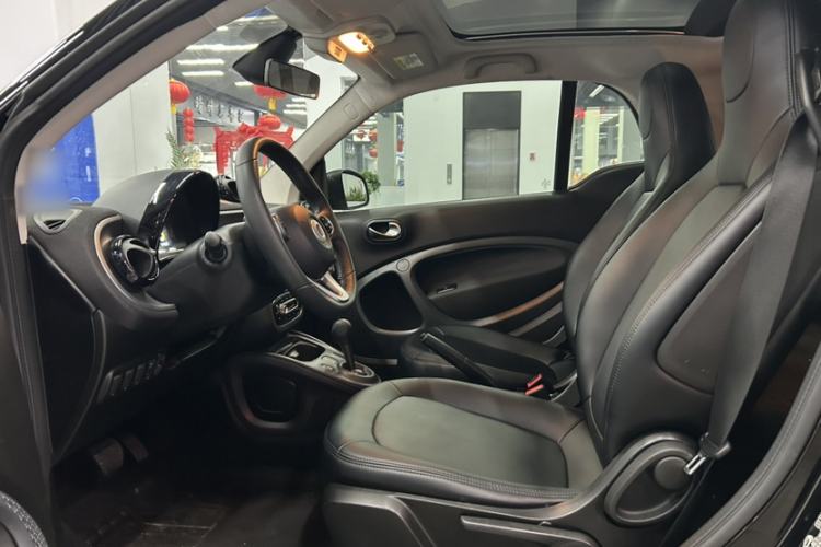 Used smart fortwo 2019 0.9T 66kW Hardtop Wind Power Edition China VI Interior 1