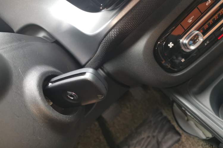 Used smart fortwo 2019 0.9T 66kW Hardtop Wind Power Edition China VI Interior 1