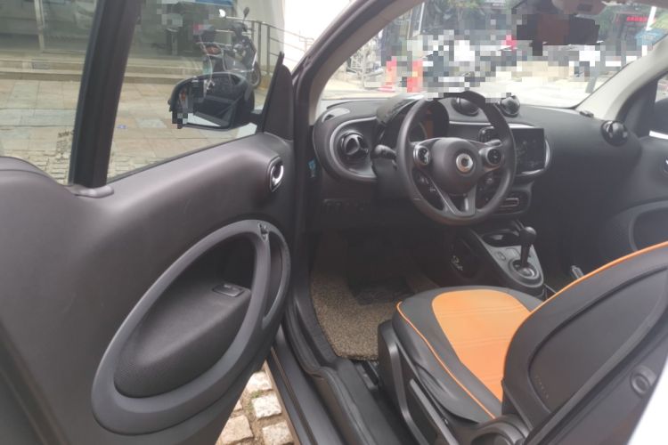 Used smart fortwo 2019 0.9T 66kW Hardtop Wind Power Edition China VI Interior 3