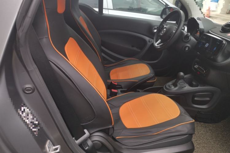 Used smart fortwo 2019 0.9T 66kW Hardtop Wind Power Edition China VI Interior 4