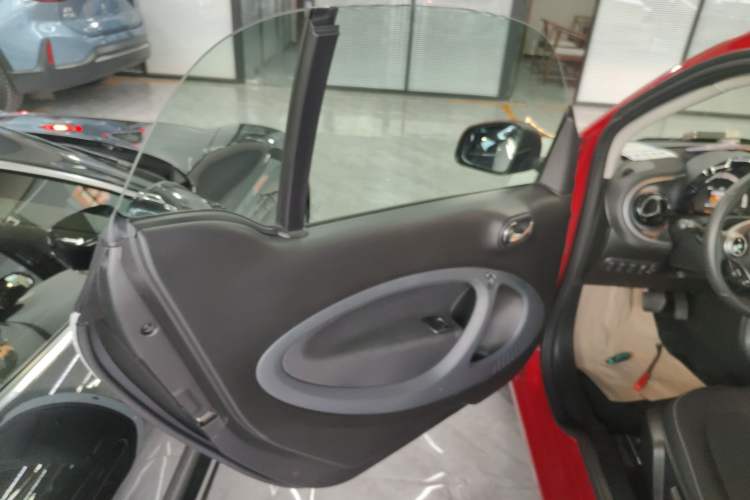 Used smart fortwo 2019 0.9T 66kW Hardtop Wind Power Edition China VI Left Front Door Interior
