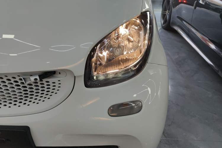 Used smart fortwo 2019 0.9T 66kW Hardtop Wind Power Edition China VI Left Front Headlight