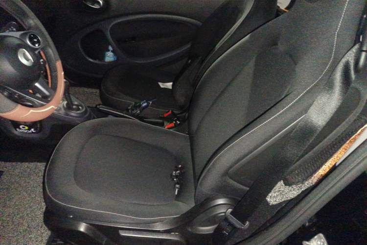 Used smart fortwo 2019 0.9T 66kW Hardtop Wind Power Edition China VI Left Front Seat