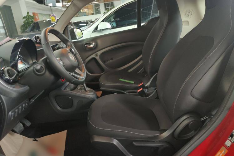 Used smart fortwo 2019 0.9T 66kW Hardtop Wind Power Edition China VI Left Front Seat