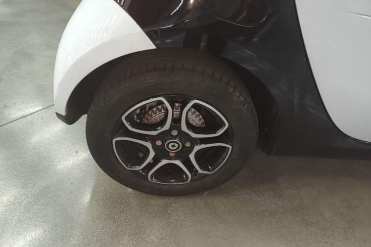 Used smart fortwo 2019 0.9T 66kW Hardtop Wind Power Edition China VI Right Rear Wheel Hub