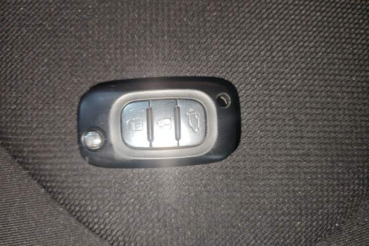 Used smart fortwo 2019 0.9T 66kW Hardtop Wind Power Edition China VI Vehicle Key