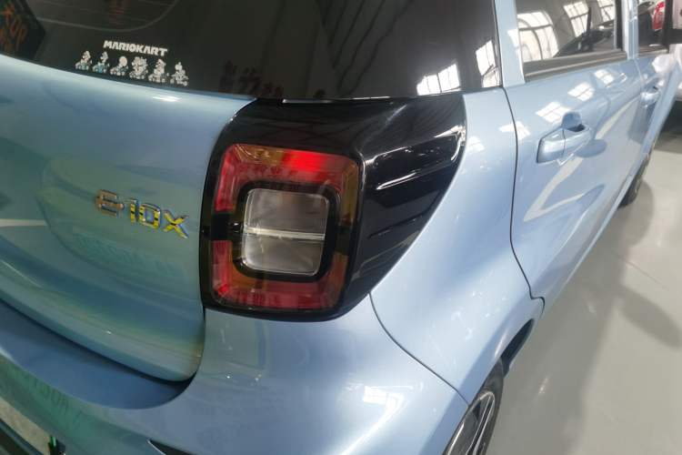 Used SOL 2022 Flower Fairy Design Four-Leaf Clover Right Rear Taillight