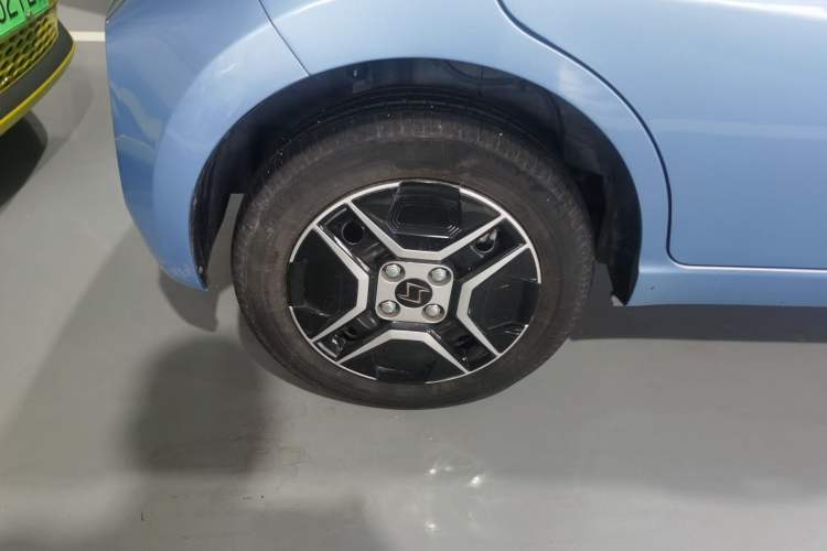 Used SOL 2022 Flower Fairy Design Four-Leaf Clover Right Rear Wheel Hub