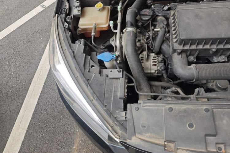 Used SOL A5 2021 1.5T Manual Luxury Version Engine Bay Right