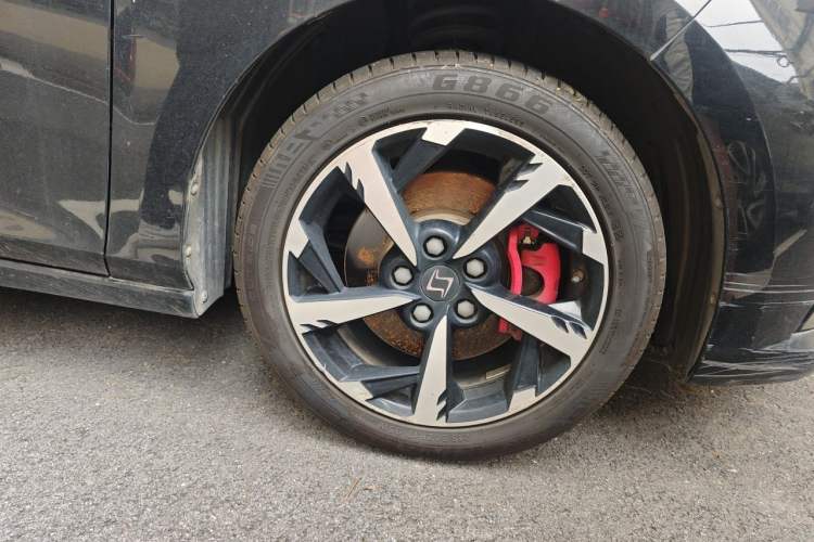 Used SOL A5 2021 1.5T Manual Luxury Version Right Front Wheel Hub