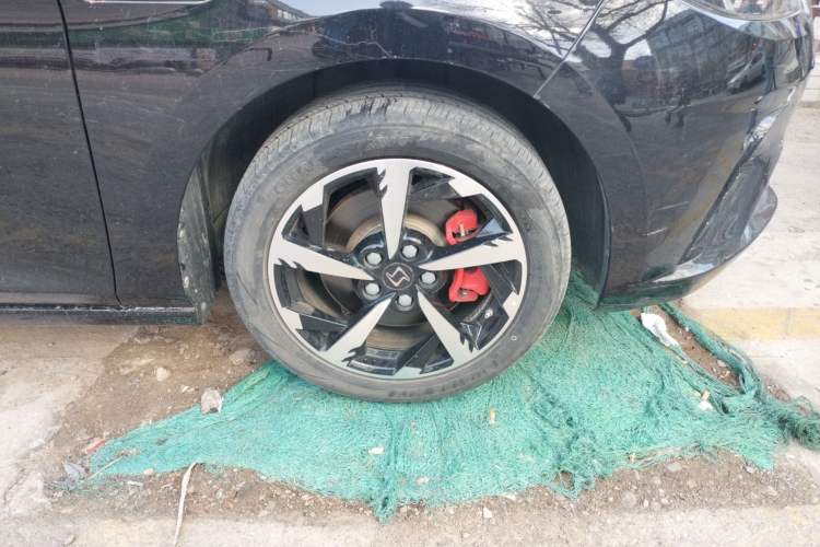 Used SOL A5 2021 1.5T CVT Luxury Smart Model Right Front Wheel Hub