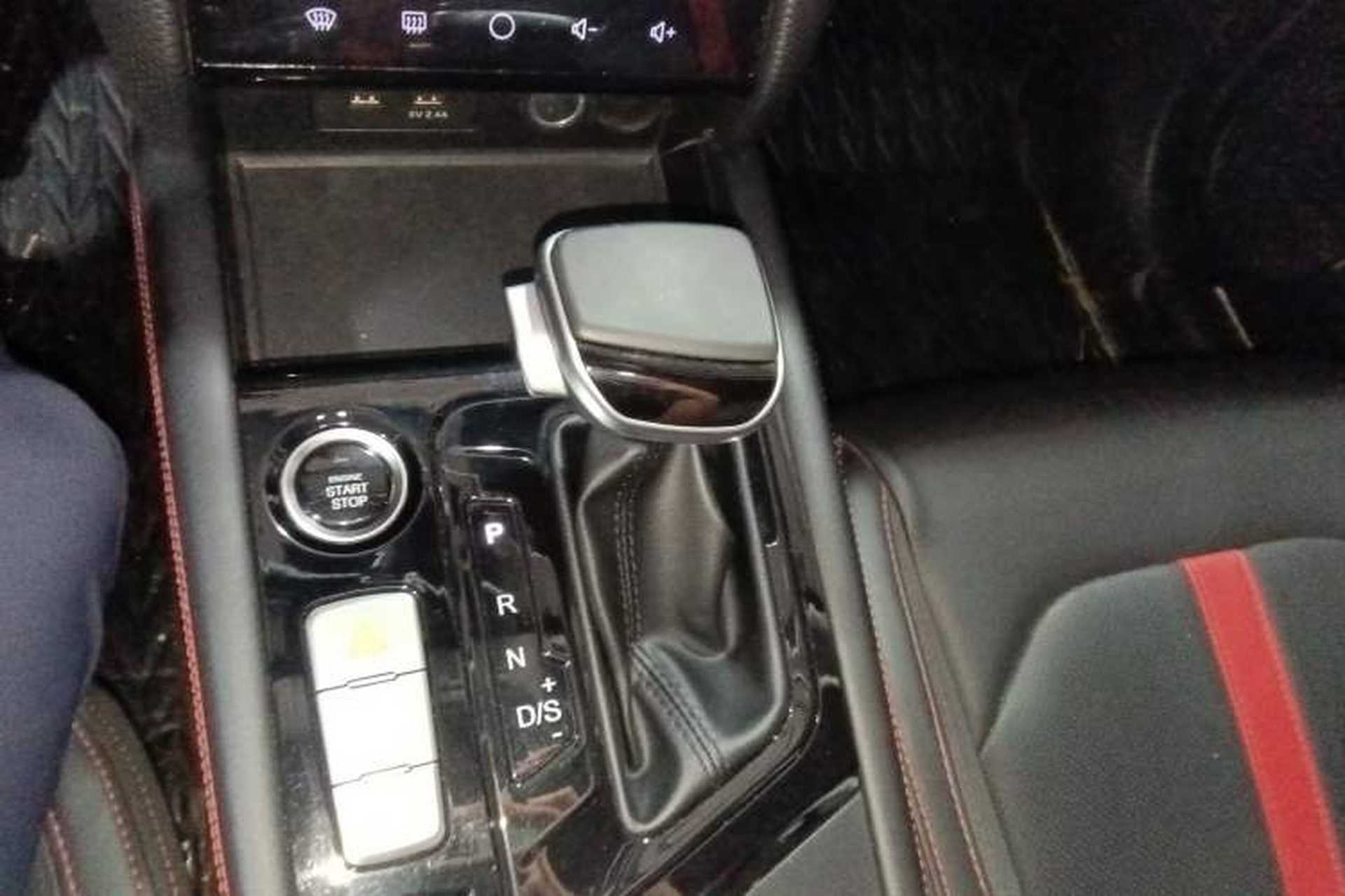 Used SOL A5 2021 1.5T CVT Luxury Smart Model Gear Lever