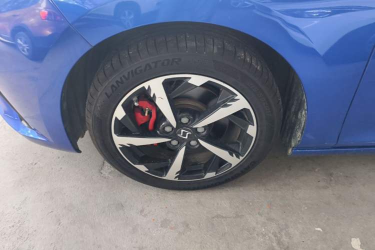 Used SOL A5 2021 1.5T CVT Luxury Smart Model Left Front Wheel Hub