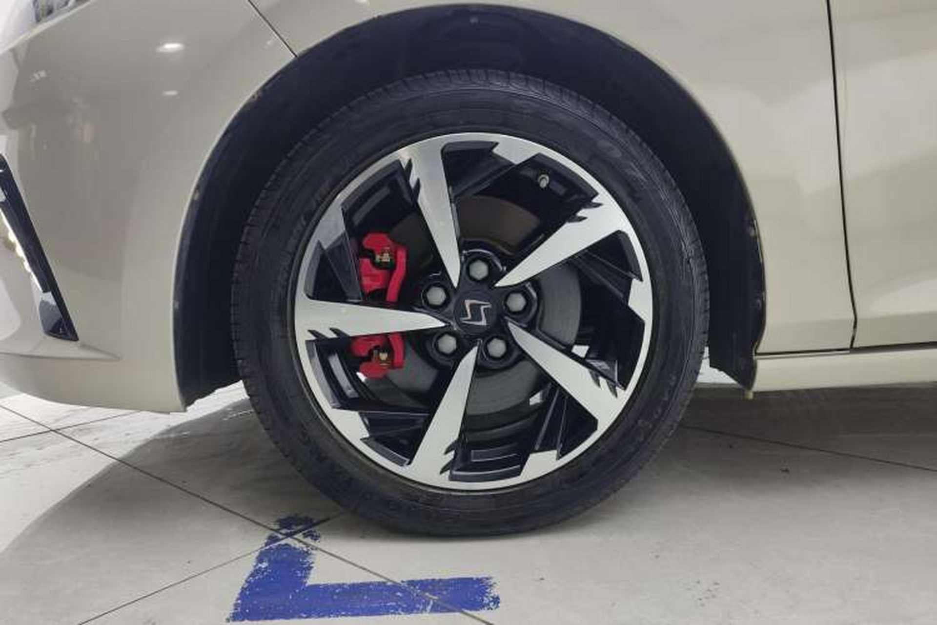 Used SOL A5 2021 1.5T CVT Luxury Smart Model Left Front Wheel Hub