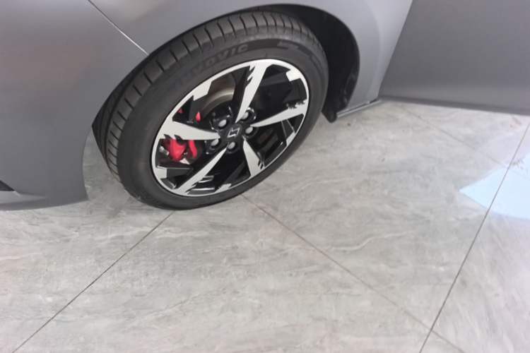 Used SOL A5 2021 1.5T CVT Luxury Smart Model Left Front Wheel Hub