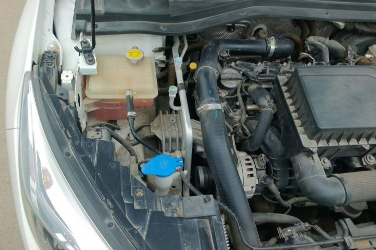 Used SOL A5 2021 1.5T Manual Luxury Version Engine Bay Right