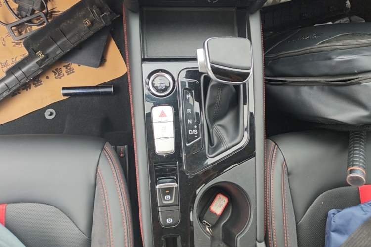 Used SOL A5 2021 1.5T CVT Luxury Smart Model Gear Lever