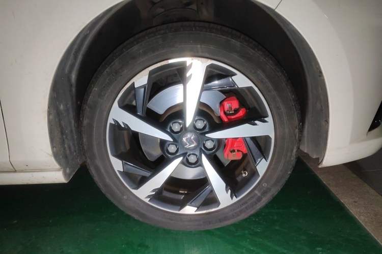Used SOL A5 2021 1.5T CVT Luxury Smart Model Right Front Wheel Hub