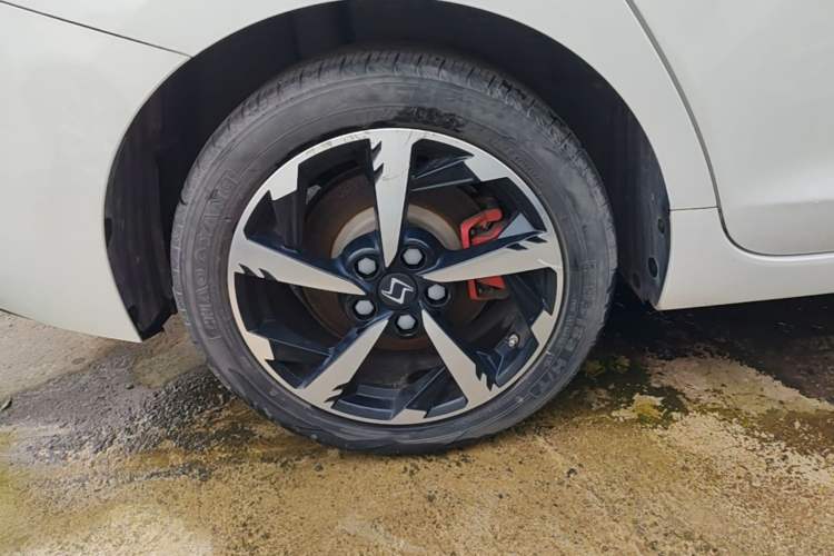 Used SOL A5 2021 1.5T CVT Luxury Smart Model Right Rear Wheel Hub
