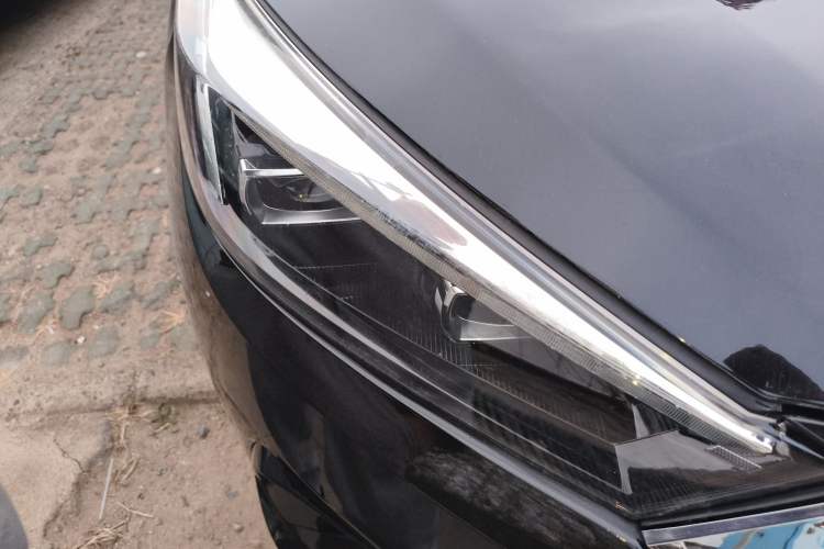 Used SOL A5 2022 1.5T CVT Youth Edition Right Front Headlight