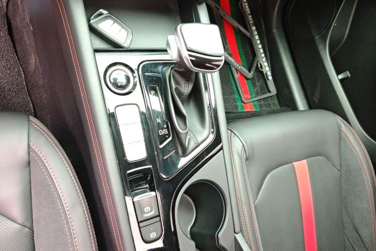 Used SOL A5 2022 1.5T CVT Youth Edition Gear Lever