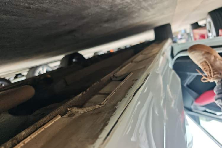 Used SOL A5 2023 1.5T CVT Luxury Comfort Model Left Side Sill