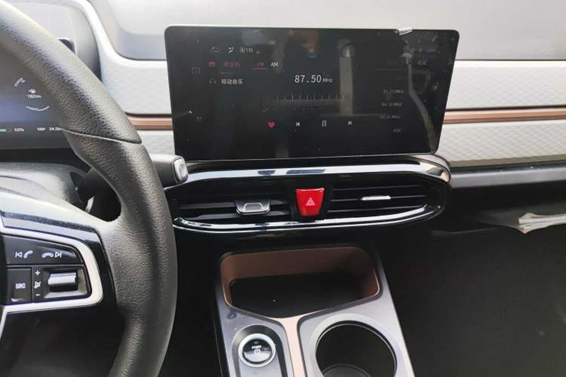Used SOL E10X 2021 Jimei Edition 302km Fashionable Model Audio And AC Panel