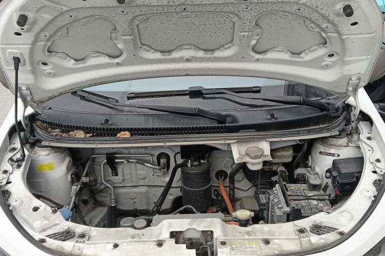 Used SOL E10X 2022 Flower Fairy Design Four-Leaf Clover Engine Bay