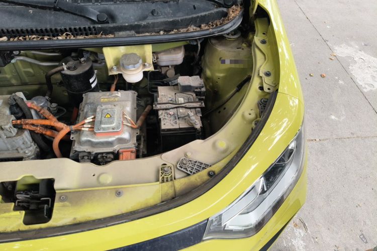 Used SOL E10X 2021 200km Classic Type Engine Bay Left