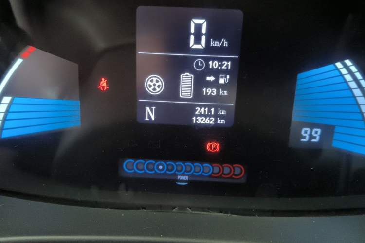 Used SOL E10X 2021 200km Classic Type Odometer Close Up