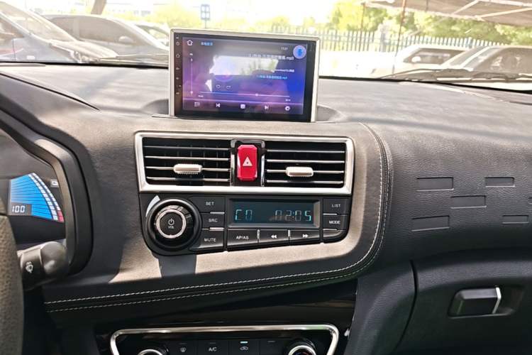 Used SOL E10X 2021 150 km Ambitious Trim Audio And AC Panel