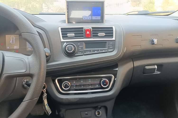 Used SOL E10X 2021 150 km Basic Version Audio And AC Panel