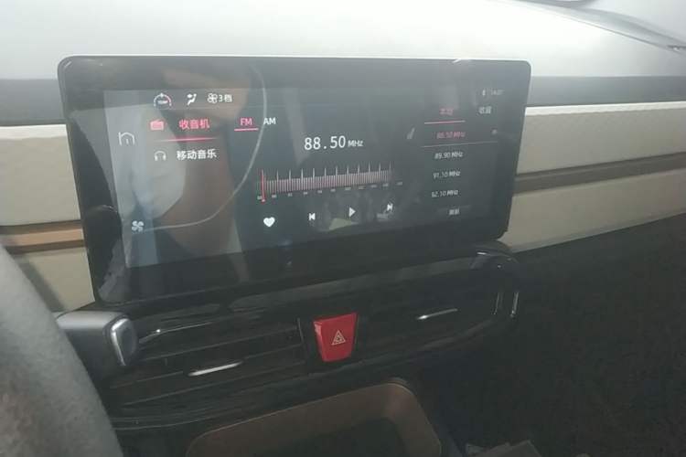 Used SOL E10X 2021 302 km Range Fashion Edition 31.4 kWh Audio And AC Panel