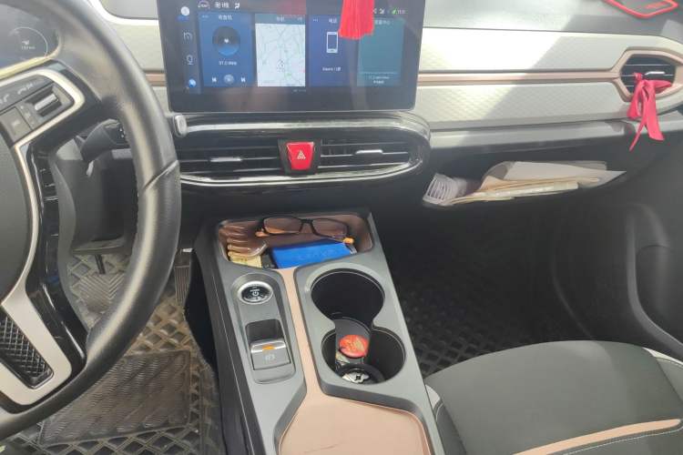 Used SOL E10X 2021 302 km Range Luxury Version 30.2 kWh Audio And AC Panel