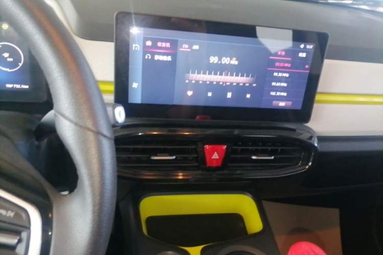 Used SOL E10X 2021 302 km Range Fashion Edition 31.4 kWh Audio And AC Panel