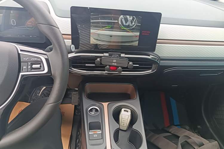 Used SOL E10X 2021 302 km Range Ultra-Advanced Version 31.4 kWh Audio And AC Panel