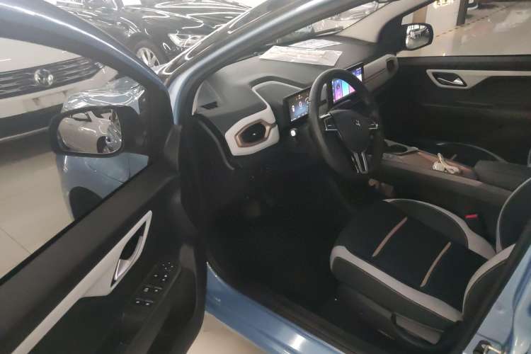 Used SOL E10X 2021 302 km Range Luxury Version 31.4 kWh Driver Seat
