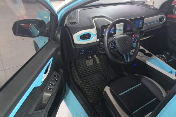 Used SOL E10X 2021 302 km Range Fashion Edition 31.4 kWh Driver Seat