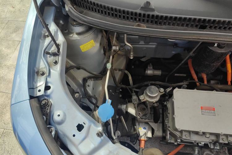 Used SOL E10X 2021 302 km Range Luxury Version 30.2 kWh Engine Bay Right